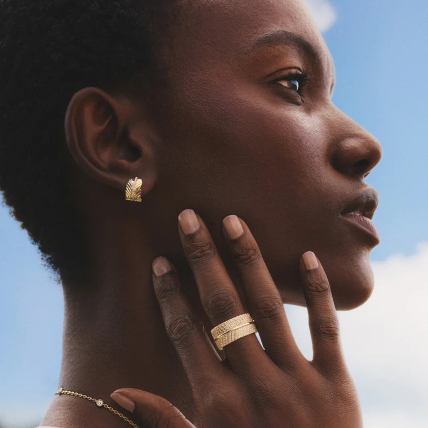Jane Goodall Leaf Diamond Huggie Earrings (1/10 ct. tw.) in 14K Yellow Gold - Image 4